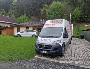 Zateplení stropu rodinného domu pomocí foukané izolace